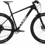 616050 Cube Reaction C62 One Carbon´n´white