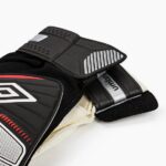 Umbro GT Lite glove, blk/wht/silver