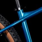 Cube Attention Pro metallicteal n white